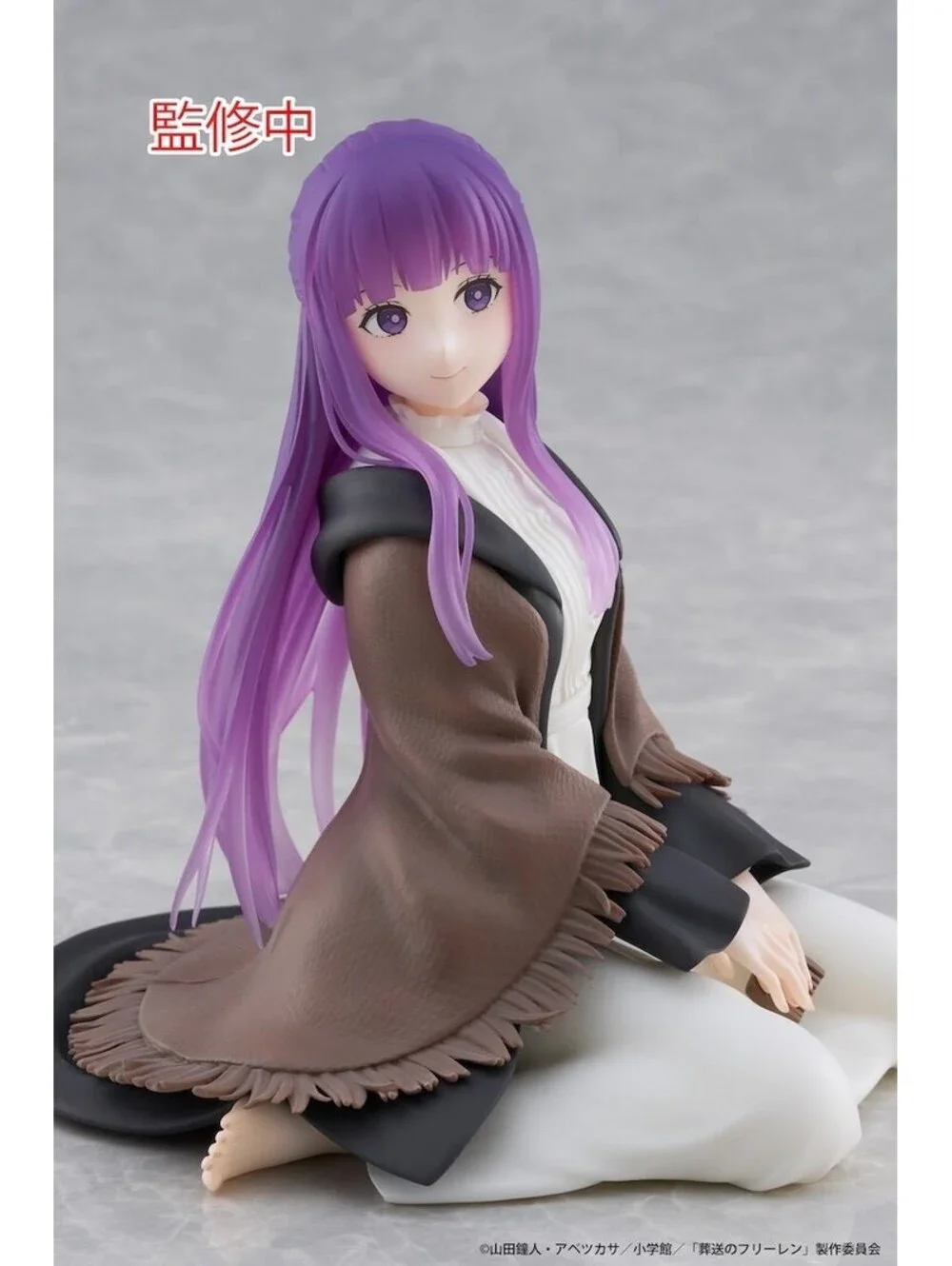 Taito Desktop Cute Fern from anime Frieren: Beyond Journey's End